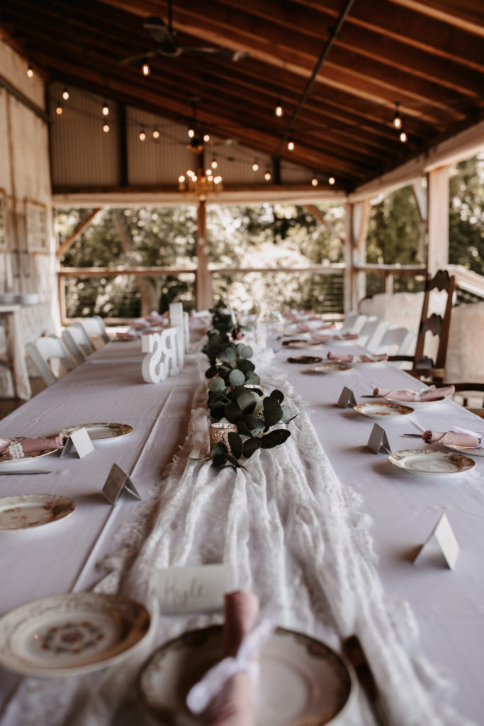 guest tables at Hidden Vineyard Wedding Barn