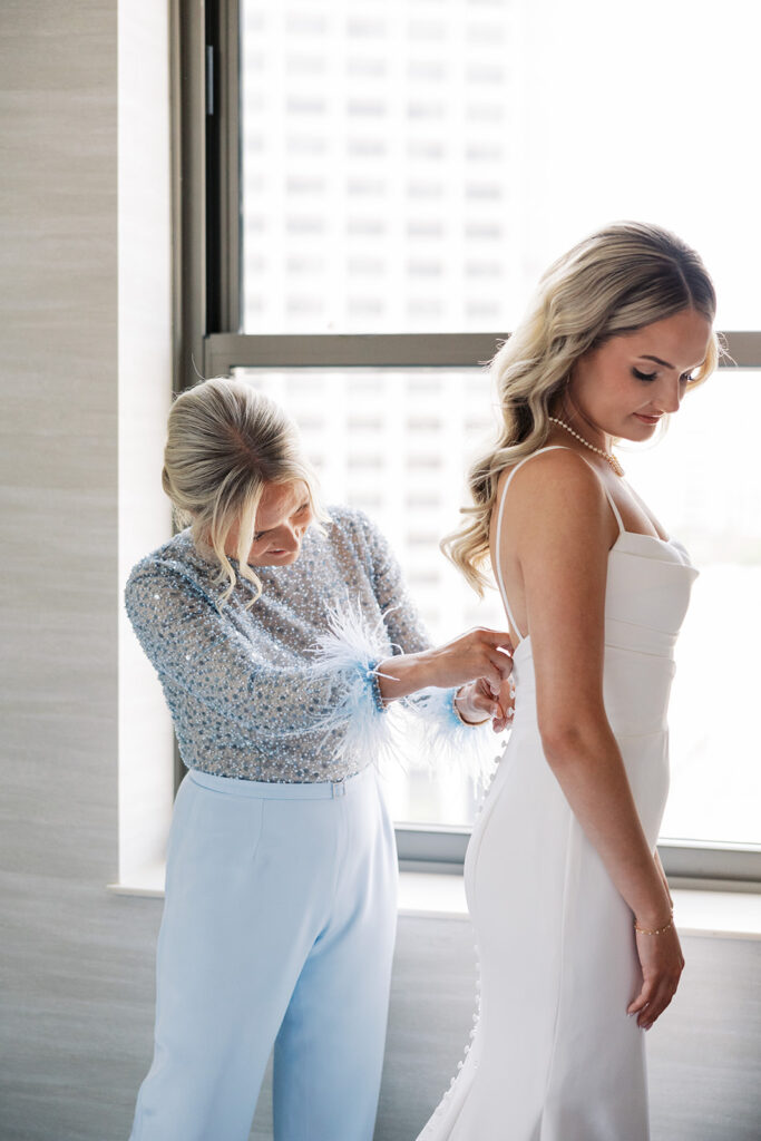 Getting ready photos with mom