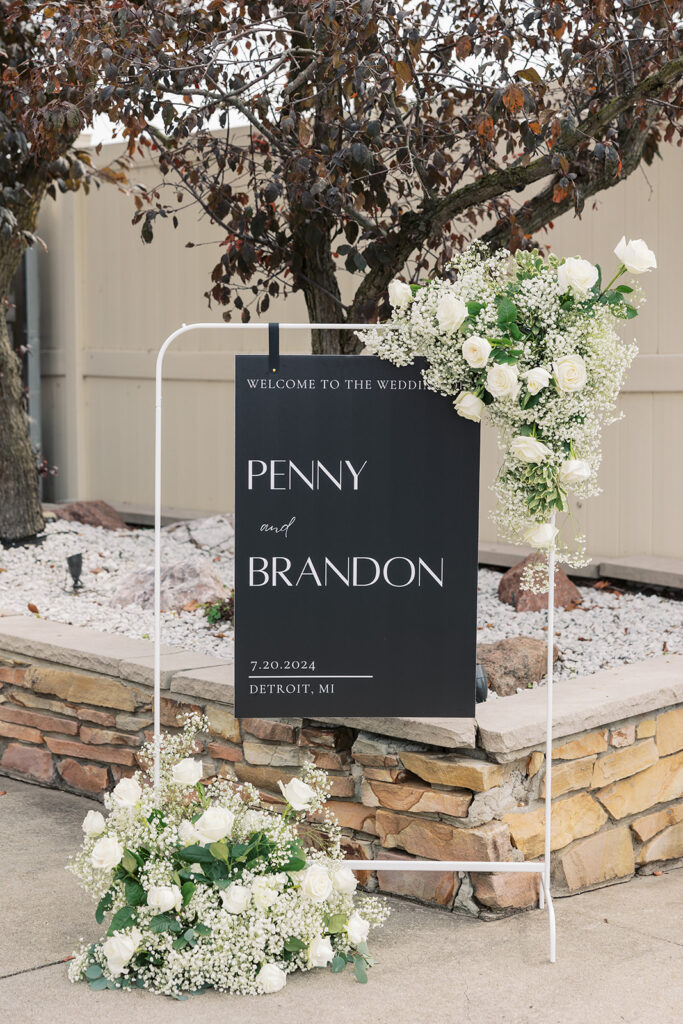 Welcome sign, Detroit wedding