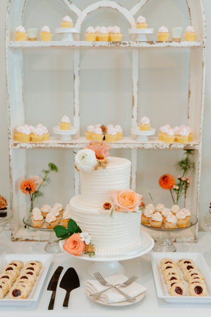Cake cutting summer wedding