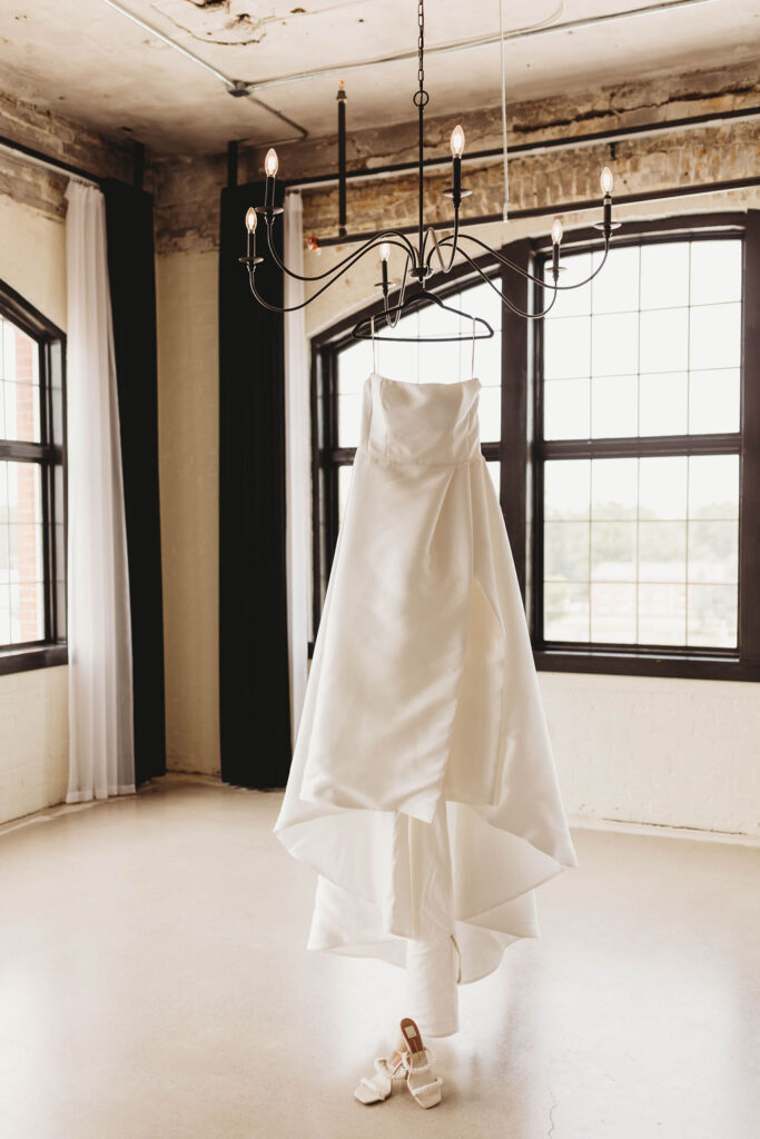 Dress hanging details