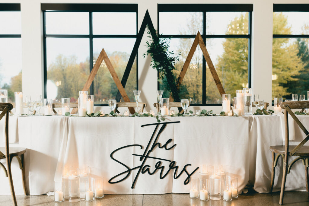 what is the difference between venue manager and wedding coordinator