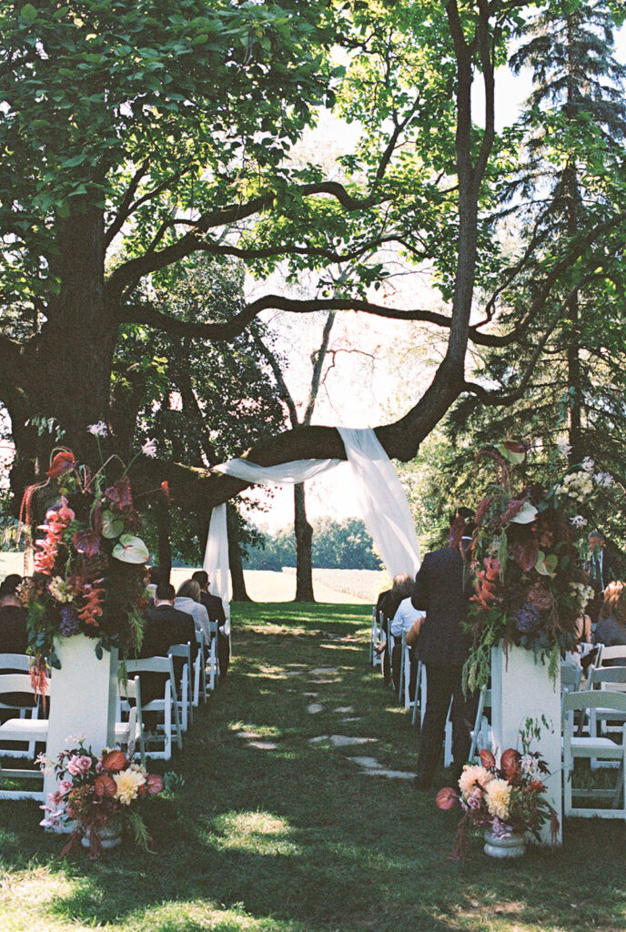 Hidden vineyard ceremony space