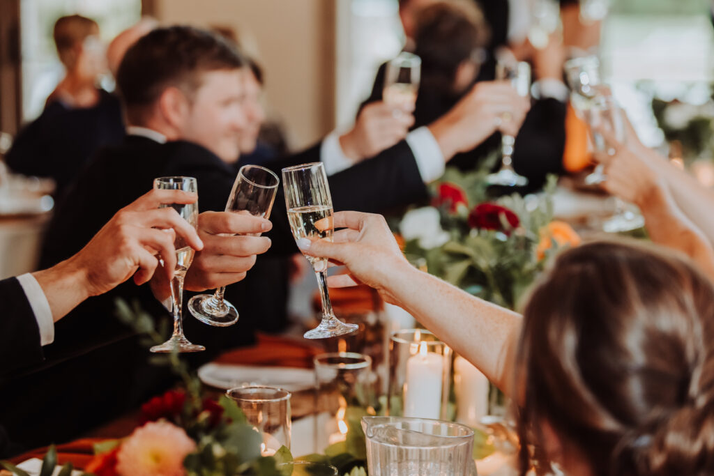 Cheers-speeches-champagne