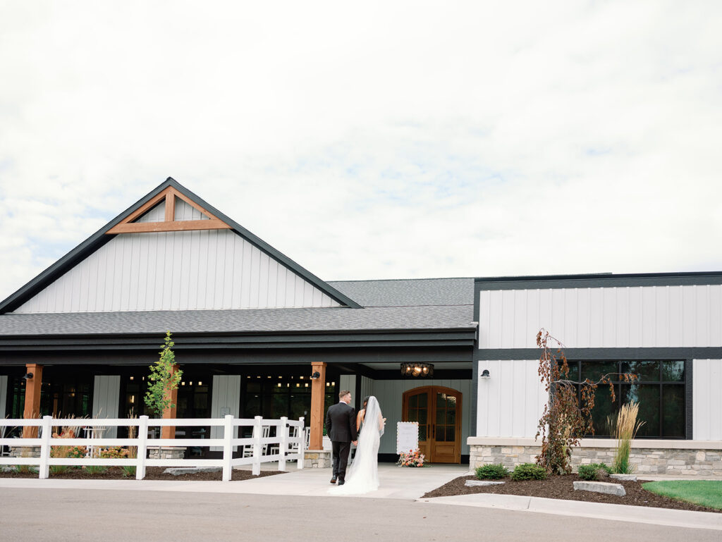 Where-To-Save-And-Splurge-Wedding-Coordinator-Grand-Rapids-Michigan